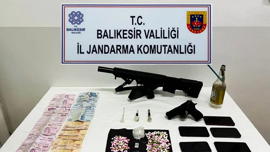 Jandarmadan uyuşturucu tacirlerine operasyon: 6 gözaltı