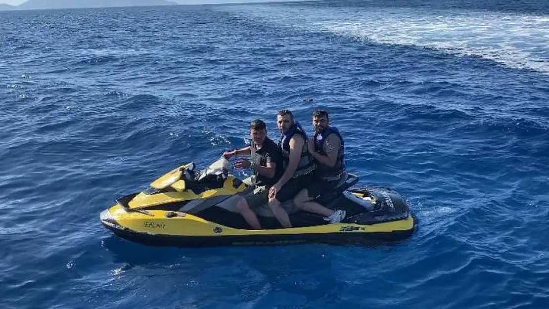 Jet ski ile Yunan adalarına geçemeden yakalandılar