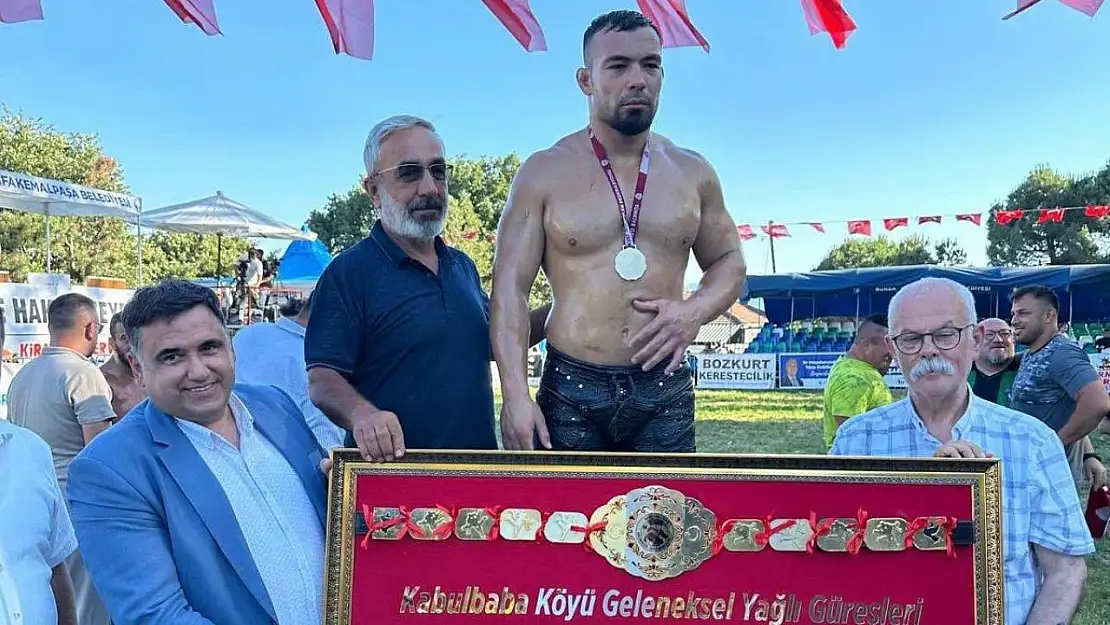 Kabulbaba Güreşleri'nde 'Zeybek' havası