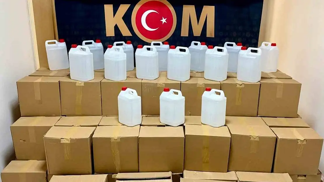 Kaçak içki operasyonunda 1 tonun üzerinde etil alkol ele geçirildi