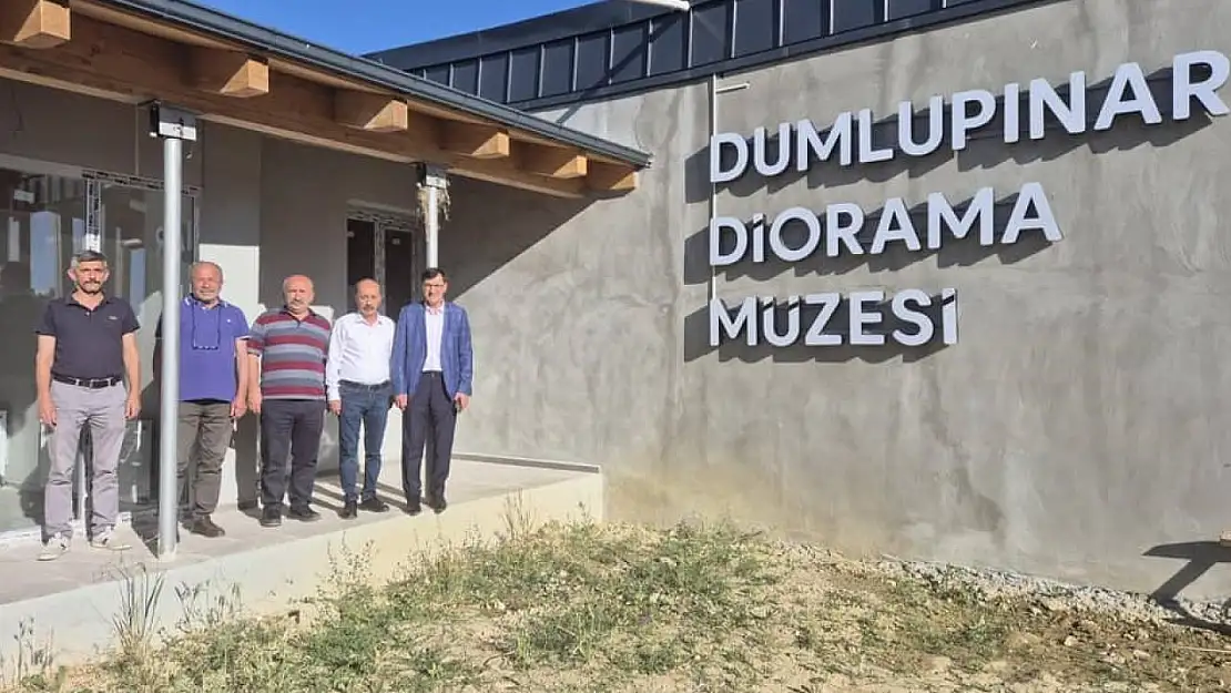 Kahveci, Dumlupınar Diorama Müzesi'nde incelemelerde bulundu