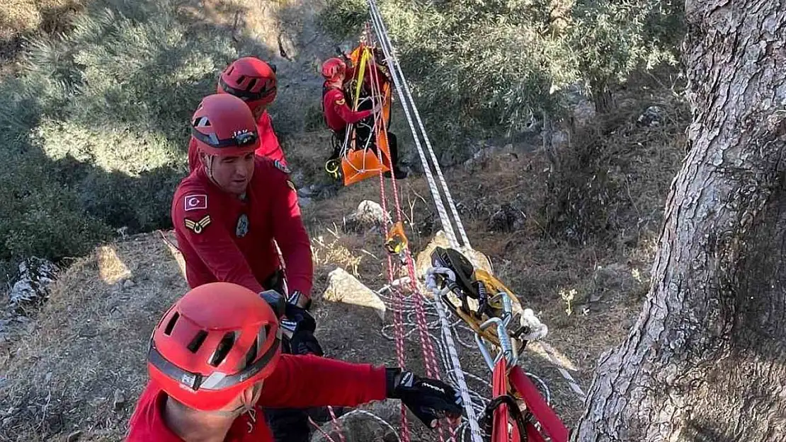 Kanyonda mahsur kalan vatandaşları jandarma kurtardı