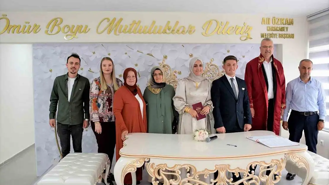 Karacabey'in yeni nikah salonu hizmete açıldı