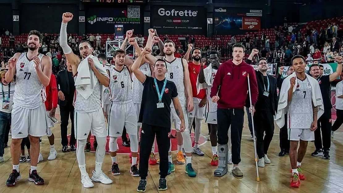 Karşıyaka Basket, iç sahadaki 6 maçının 5'inde 100 sayı attı