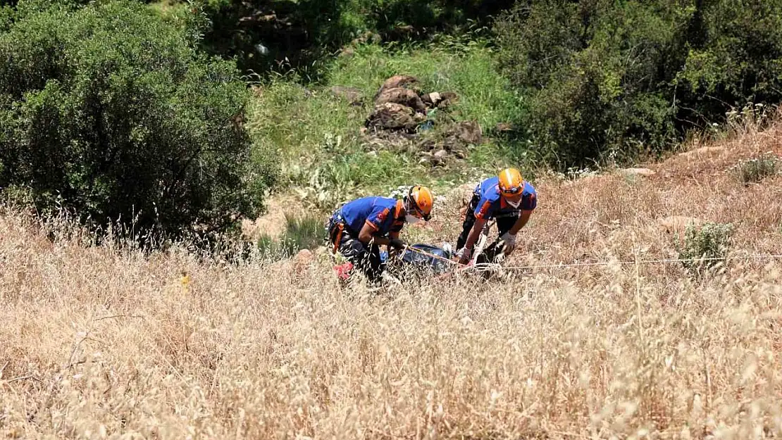Kayıp yaşlı adam 30 metrelik uçurumda ölü bulundu