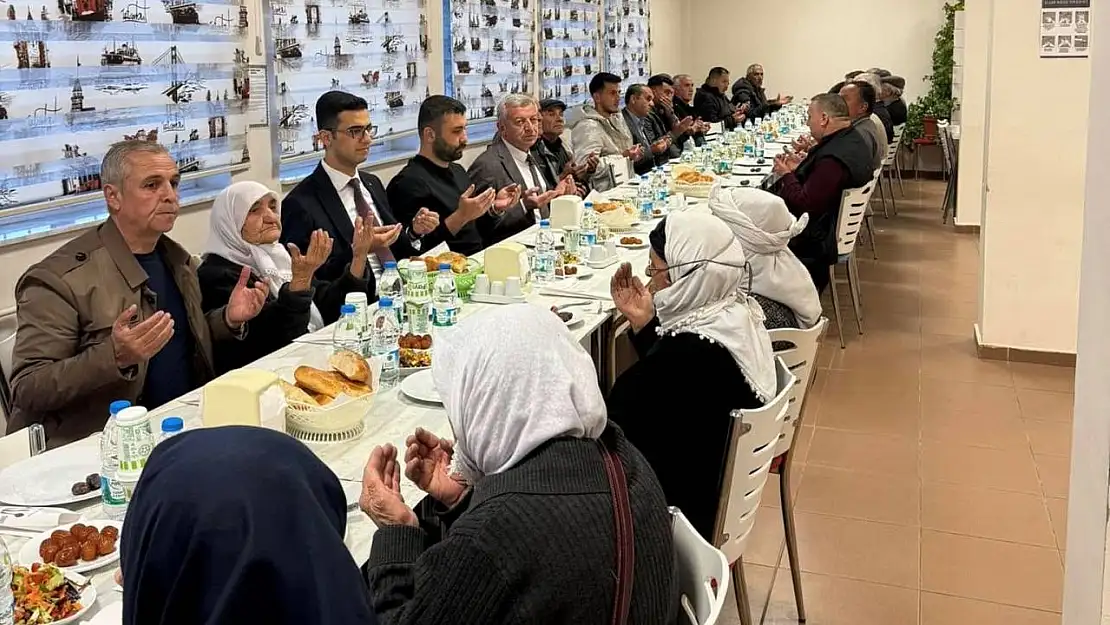 Kaymakam Çelik, 65 yaş üstü ailelerle iftarda buluştu
