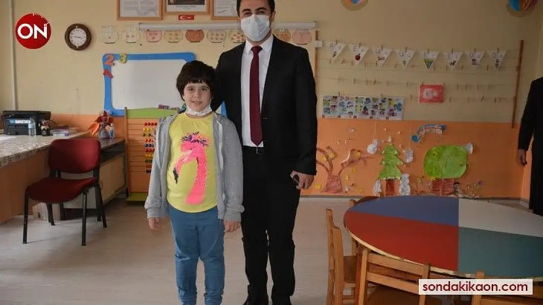 Kaymakam Çelik okullarda alınan önlemleri inceledi