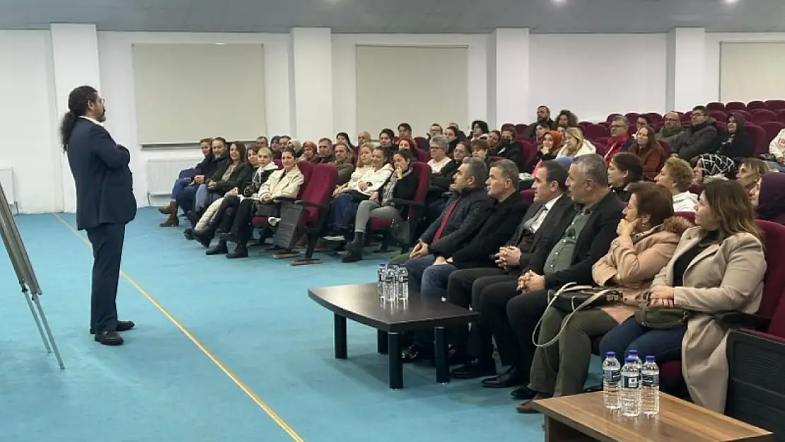 Kaymakam İlyas Memiş, veli akademisi seminerine katıldı