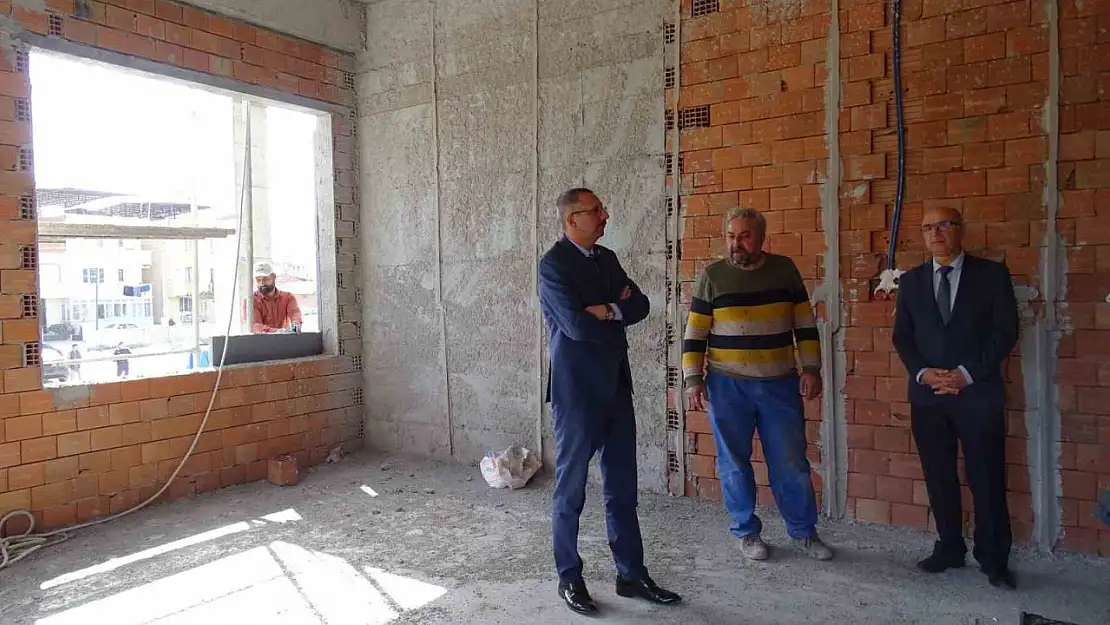 Kaymakam Özderin Aliçetinkaya İlkokulu inşaatı ziyaret etti