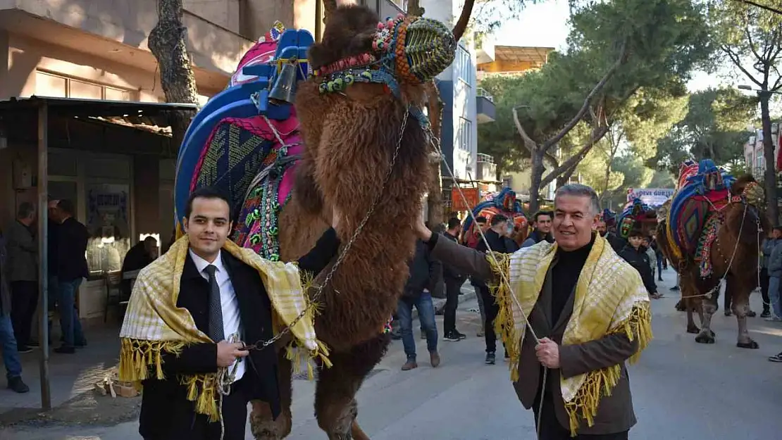 Kaymakam Özefe ve Başkan Erol'dan Buharkent Deve Güreşleri'ne davet