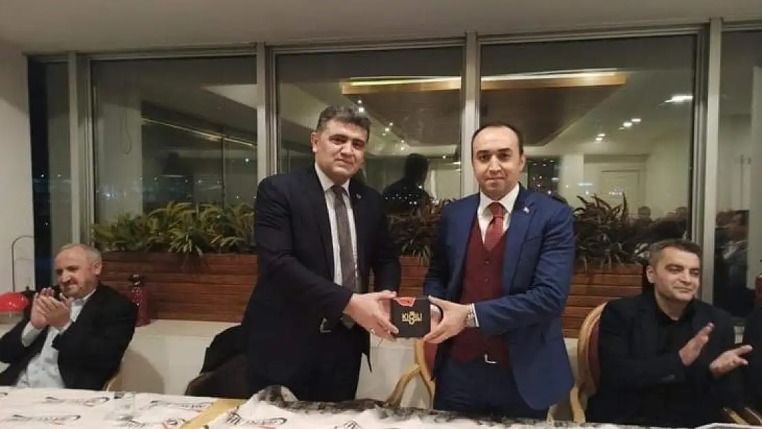 Kaymakam Özgür Pelvan'a  veda yemeği