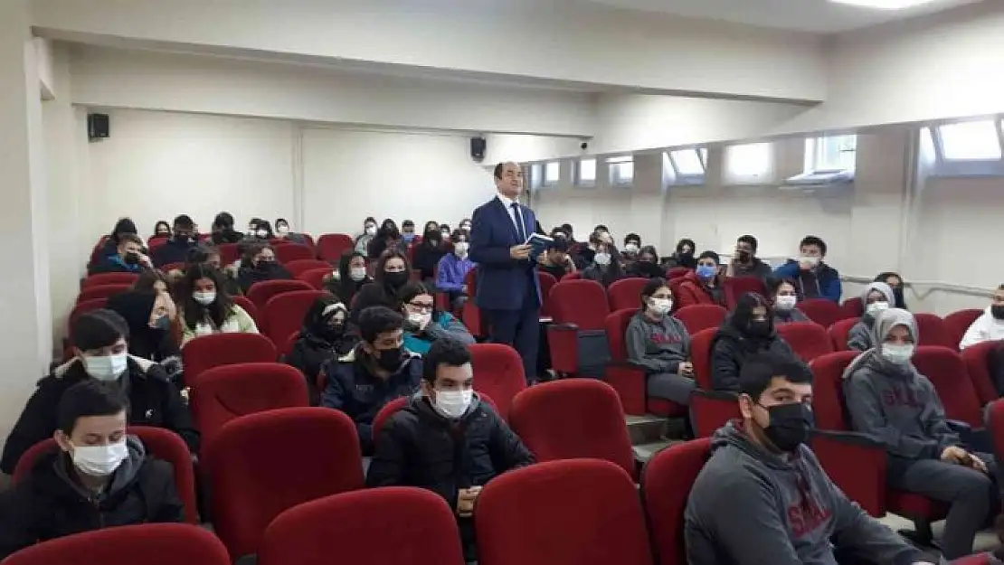 Kaymakamdan öğrencilere nasihat