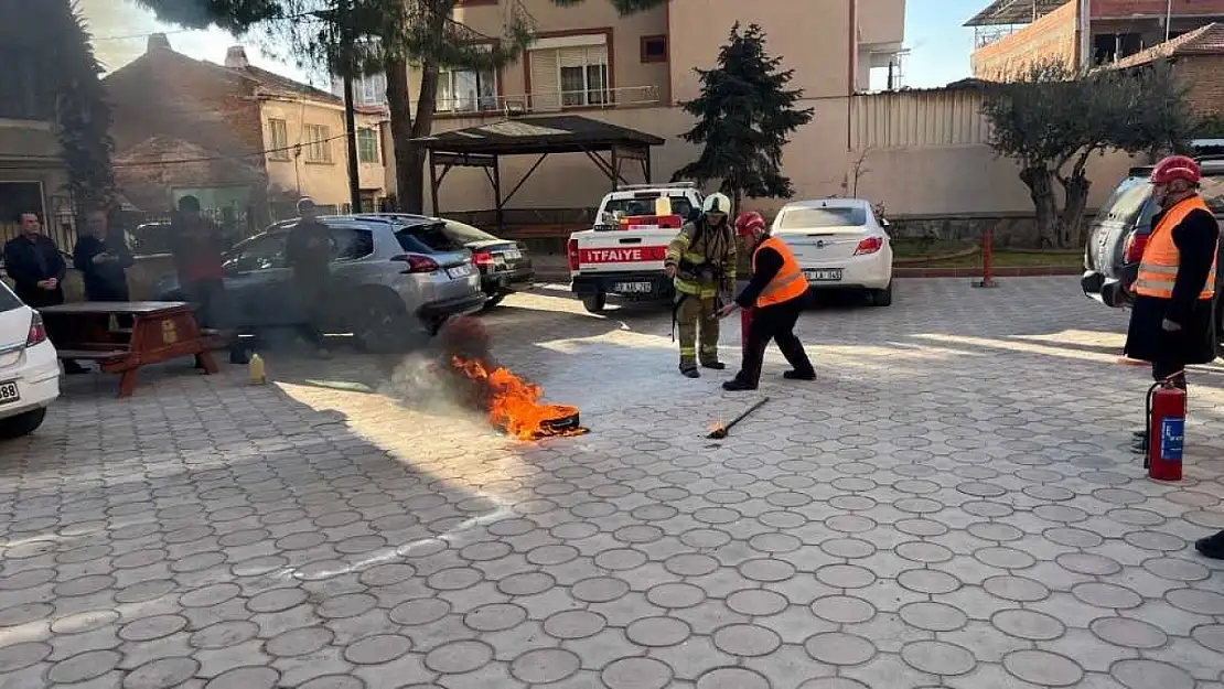 Kaymakamlık binasında yangın ve tahliye tatbikatı gerçekleştirildi