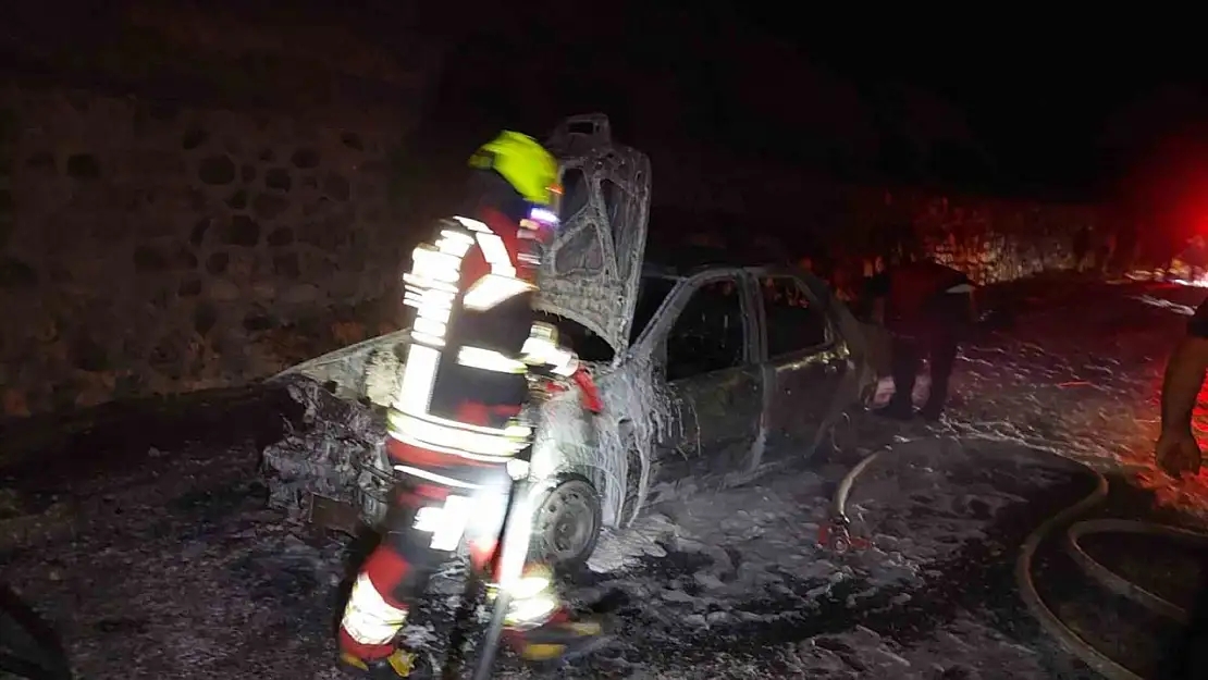 Kazdağları'nda çıkan araç yangınına itfaiye müdahale etti