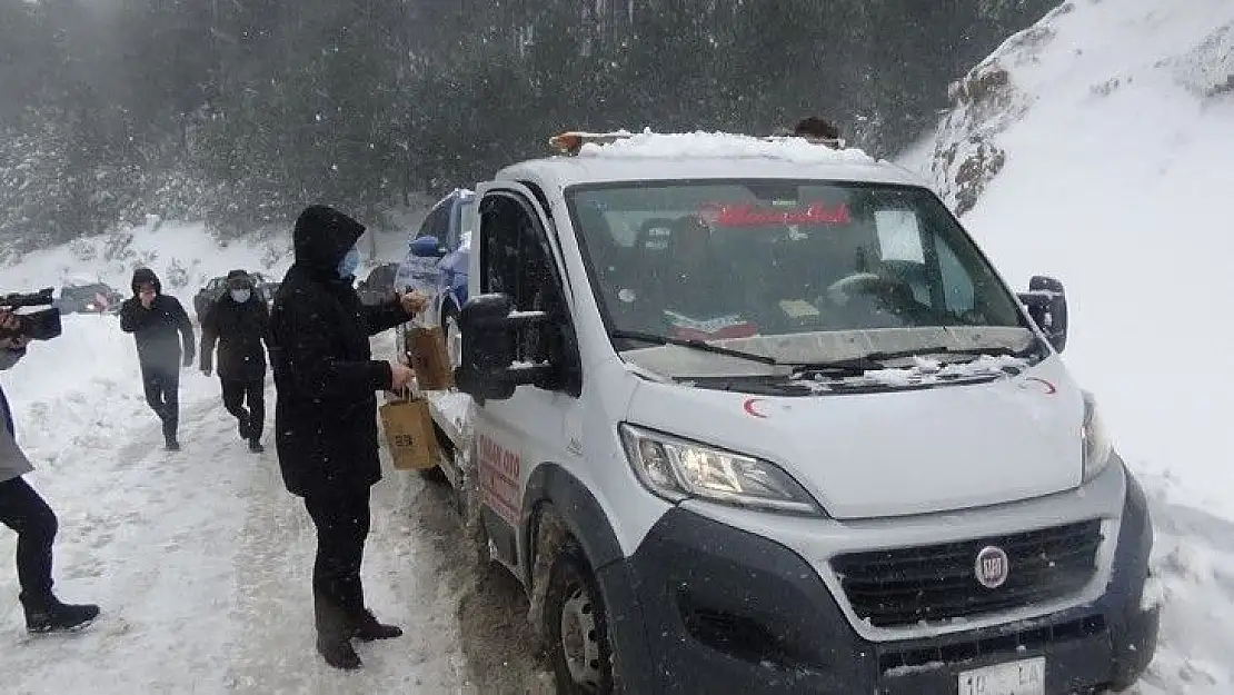 Kazdağları'nda dağ evlerinde mahsur kalan 30 kişiye ulaşıldı