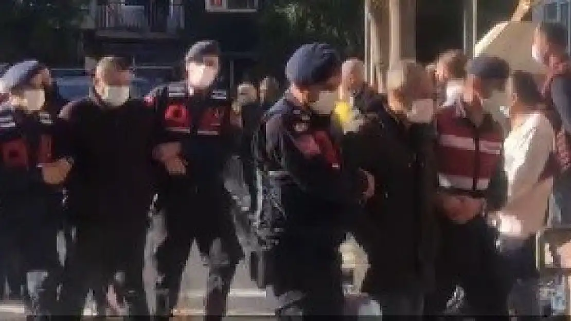 Kemalpaşa Belediyesi'ne rüşvet operasyonunda 3 tutuklama
