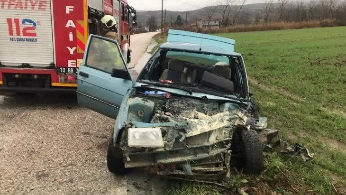 Kepsut'ta trafik kazası: 2 yaralı