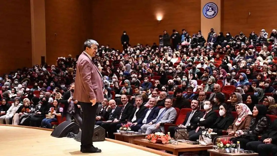 Kestel'de Hayati İnanç'a büyük ilgi