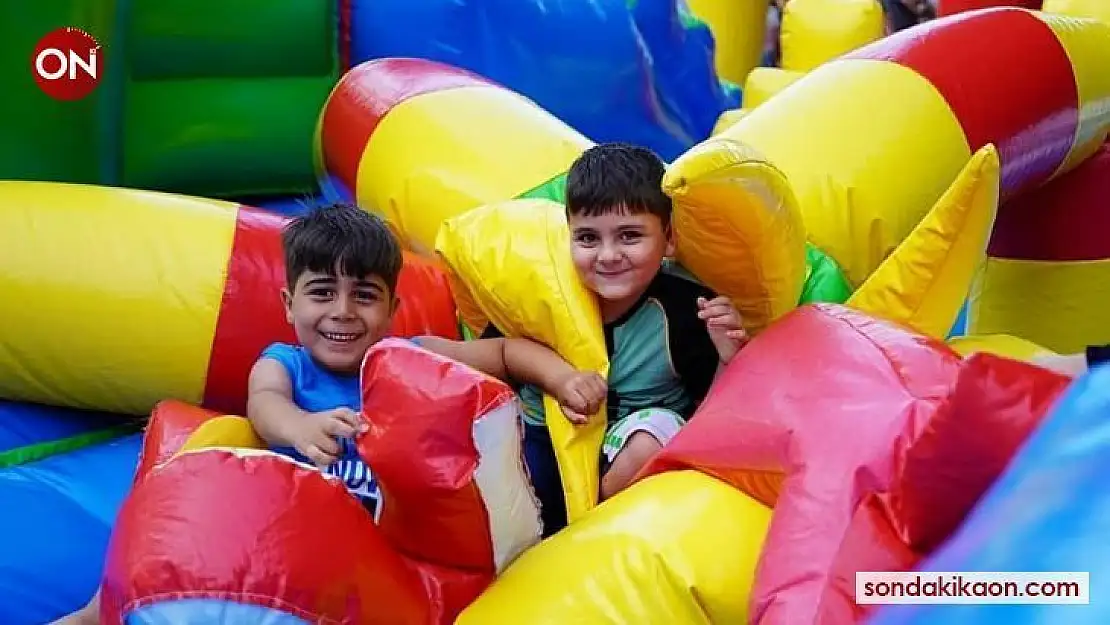 Kestelli çocuklar çifte bayram yaşadı