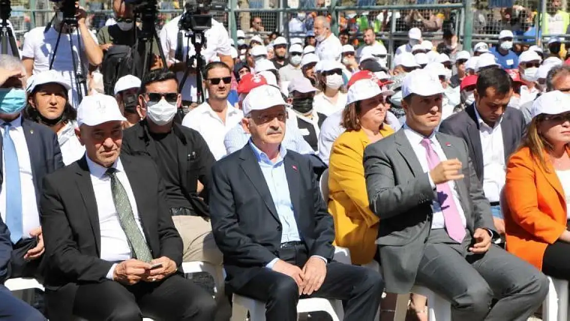 Kılıçdaroğlu, İzmirli depremzedelerle bir araya geldi