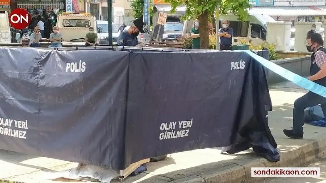 Kimsesiz adam kaldırımda ölü bulundu