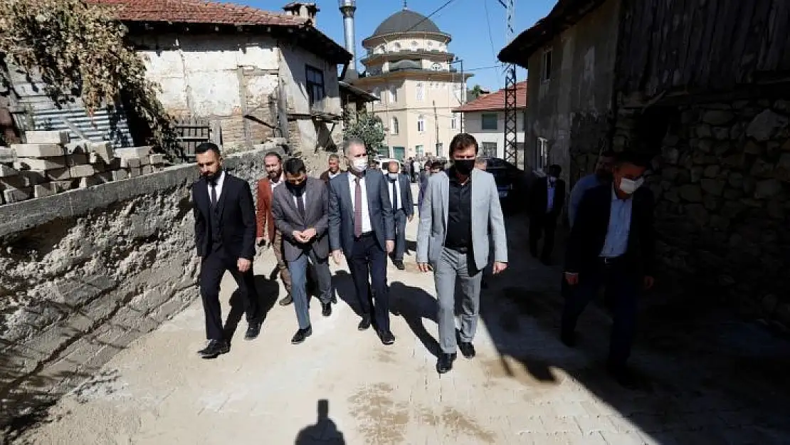 Kıran Mahallesinde yollar yenileniyor