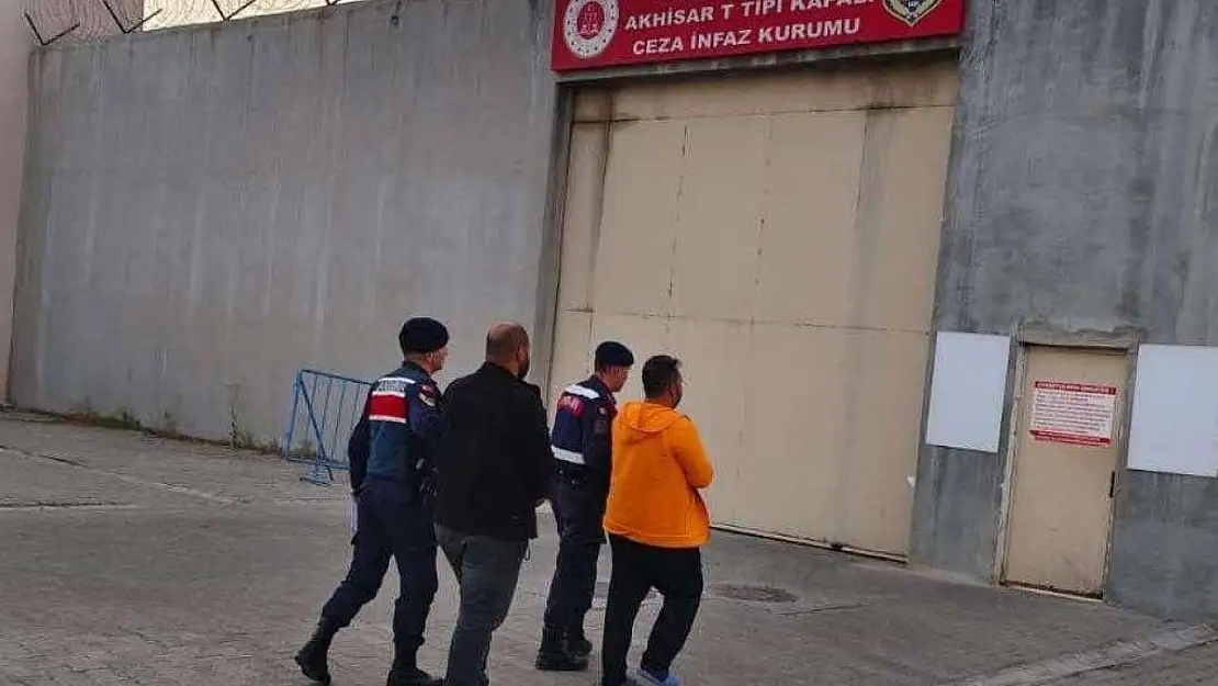 Kırkağaç'ta sentetik uyuşturucu operasyonu: 2 tutuklama