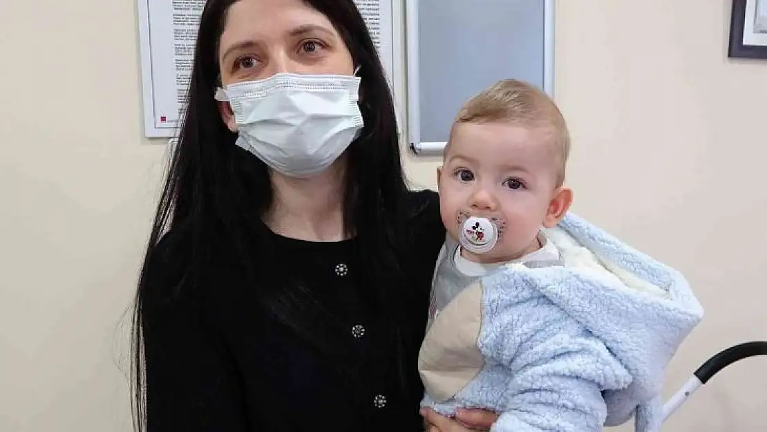 Kızı da kendisi gibi kalp hastası olan anne duygusal anlar yaşadı
