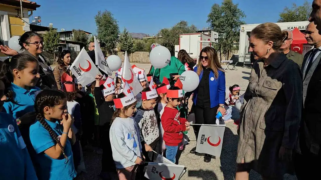 Kızılay'ın hediye bisikletleri çocukları sevindirdi