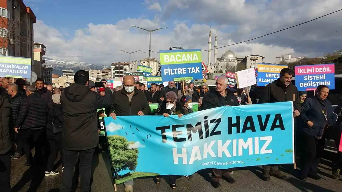 Koca bir ilçe ayaklandı, 'Kirli havada solumak istemiyoruz'