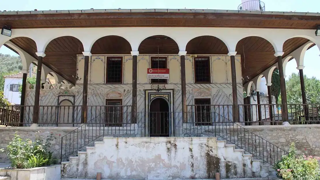 Koçarlı'da tarihe tanıklık eden Cihanoğlu Camii, 239 yıldır ayakta