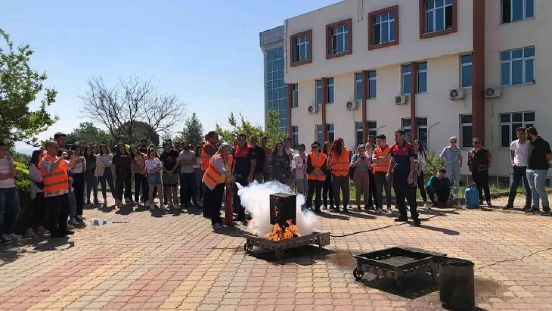 Koçarlı MYO'da Deprem ve Yangın Tatbikatı gerçekleşti