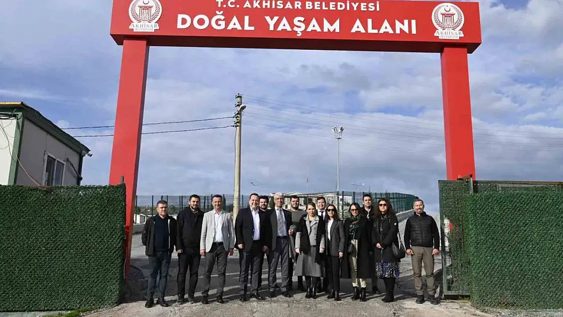 Komisyon üyeleri sokak hayvanları için Akhisar'da toplandı