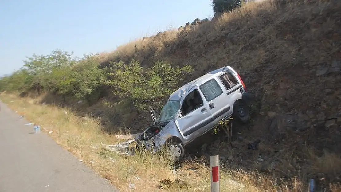 Kontrolden çıkan araç şarampole devrildi: 2 ağır yaralı