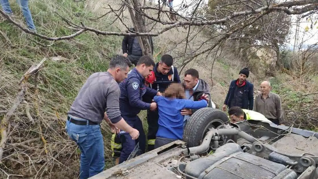 Kontrolden çıkan otomobil takla atıp şarampole düştü: 2 yaralı