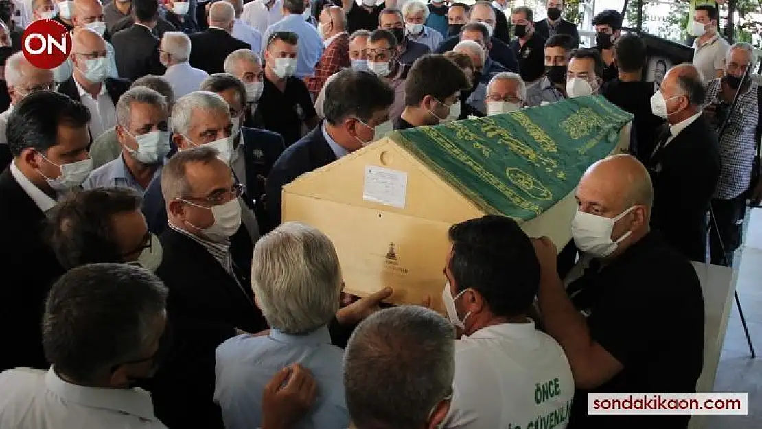 Korona virüse yenilen İzmirli iş adamı Selim Yaşar defnedildi