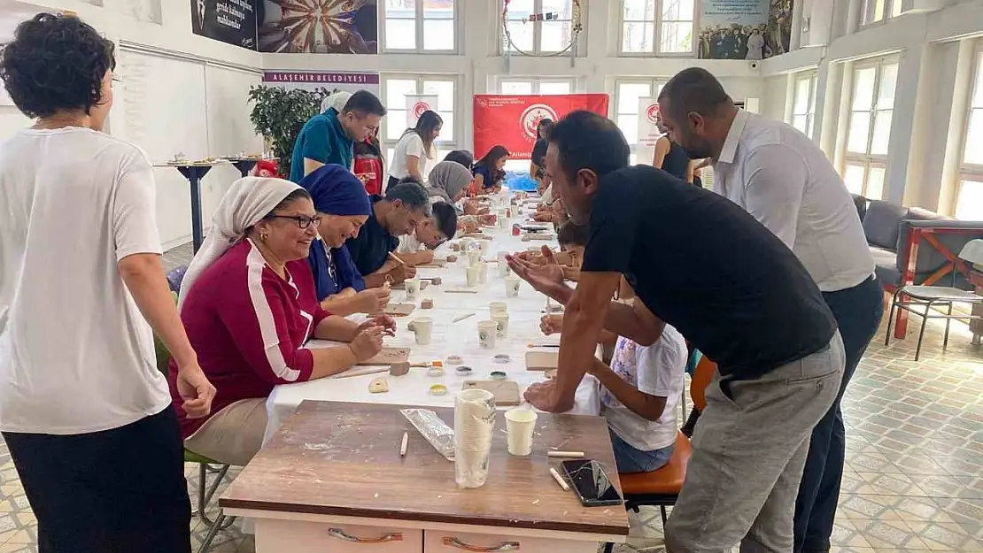 Koruyucu Aile Günü'nde seramik atölyesi etkinliği düzenlendi