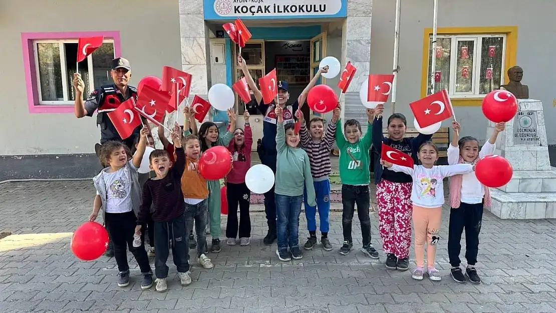 Köşk'te öğrencilere ağaç sevgisi aşılandı