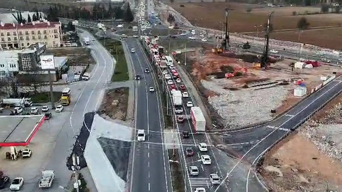 Kötekli Kavşağı'ndaki çalışmalar nedeniyle ulaşım servis yollarına yönlendirilecek