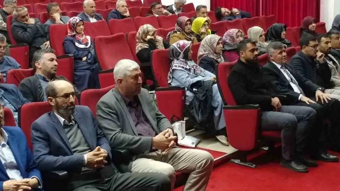 Köyceğiz'de din görevlilerine kimlik gelişimi semineri verildi