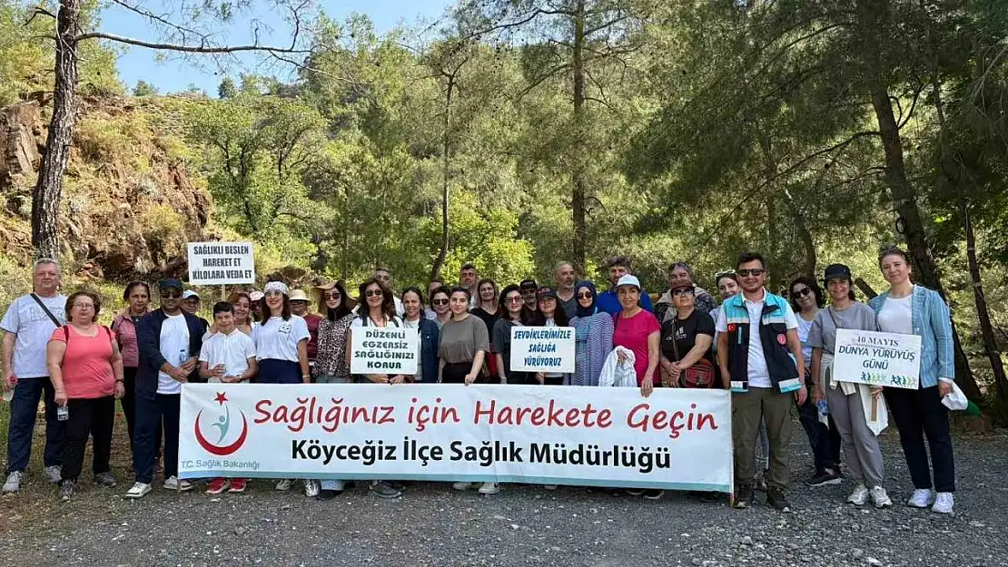 Köyceğiz'de sağlıkçılar Toparlar Şelalesi'ne yürüdü