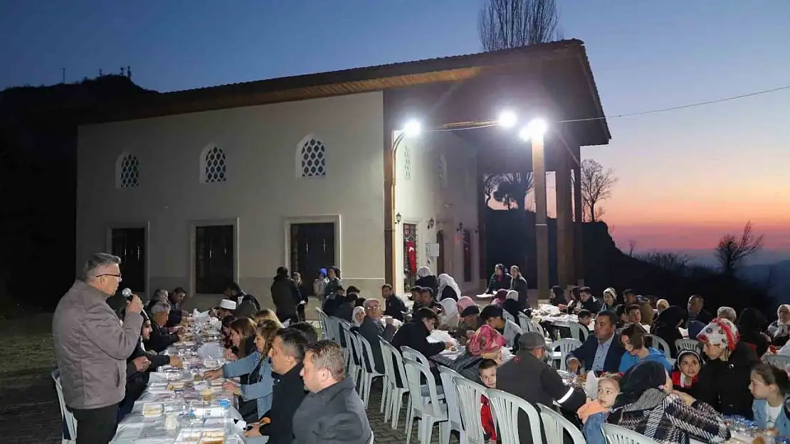 Köylüler iftarını Şehitlikte Başkan Güler'le birlikte açtı