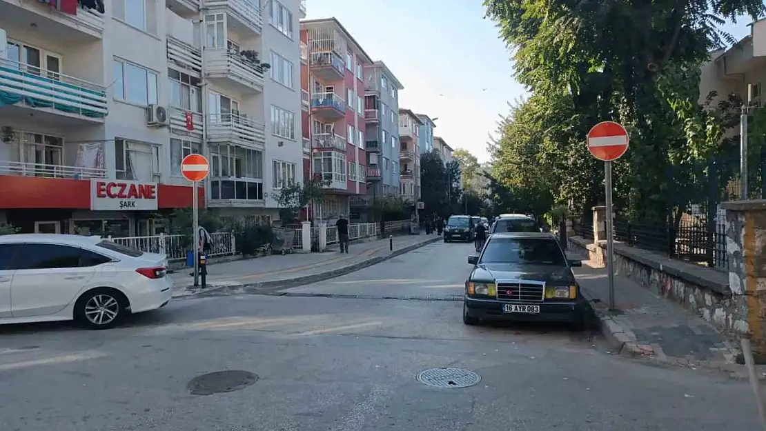 Kükürtlü'deki trafik levhaları yenilendi