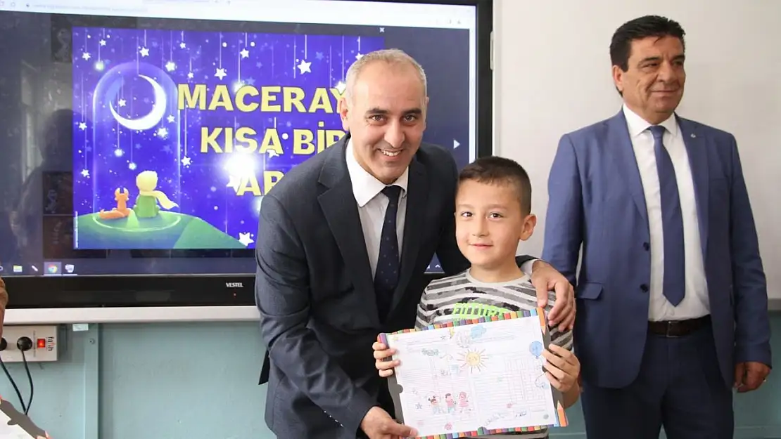 Kula'da 6 bin 362 öğrenci karne sevinci yaşadı