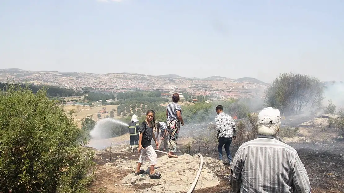 Kula'da yangınlar durmuyor: 100 dönümlük alan yandı