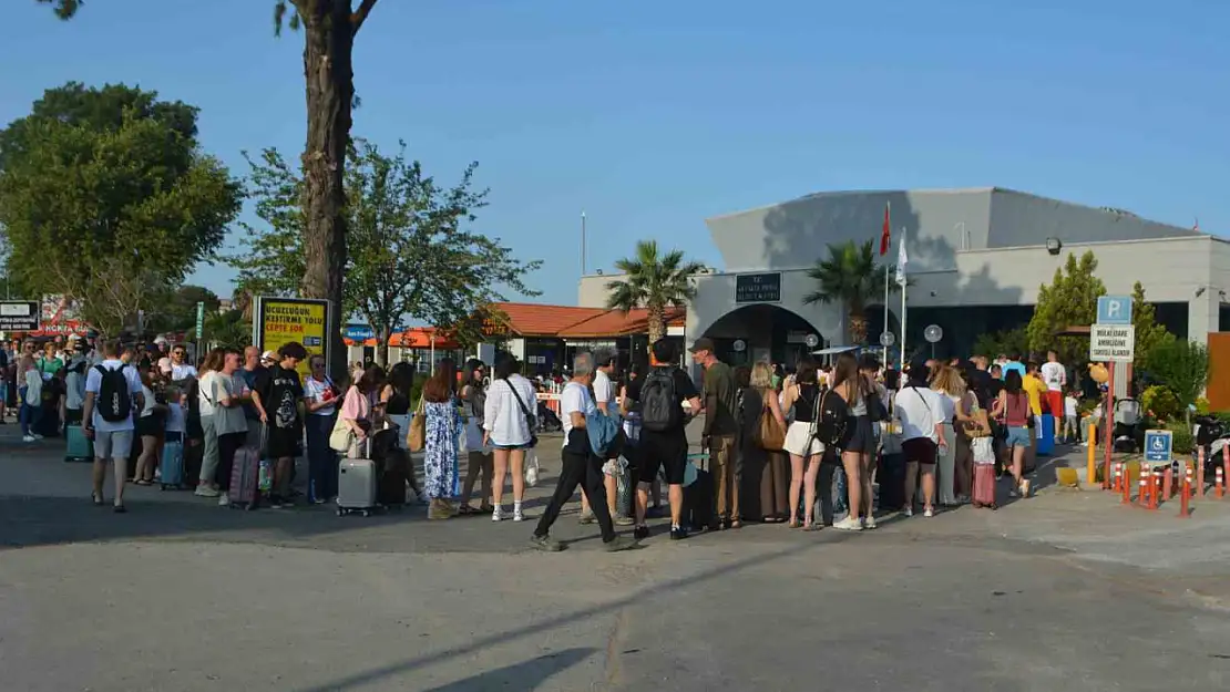 Kurban Bayramı'nda Ayvalık'tan Ege Adaları'na tatilci akını