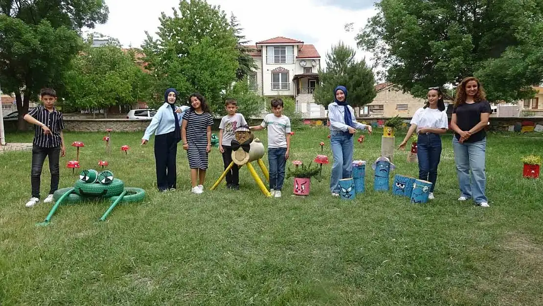 Kuruçay Ortaokulu bahçesi öğretmen ve öğrencilerin emeğiyle güzelleşti