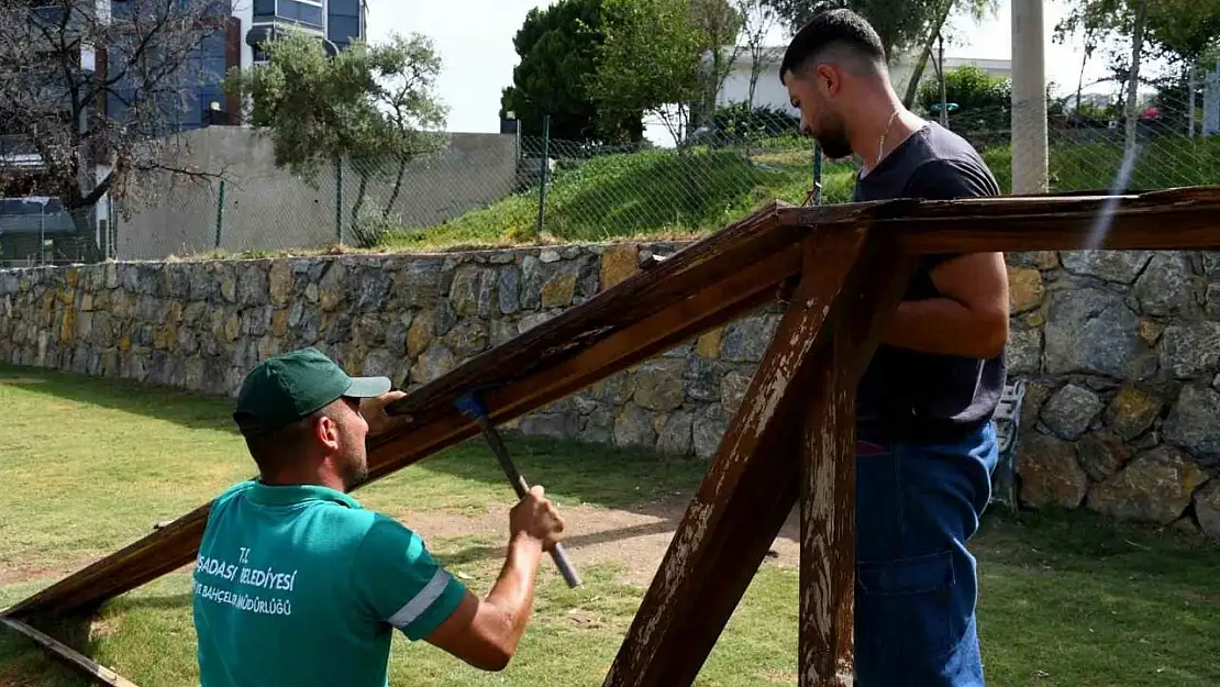 Kuşadası Belediyesi'nden Can Dostların Park Alanında bakım çalışması