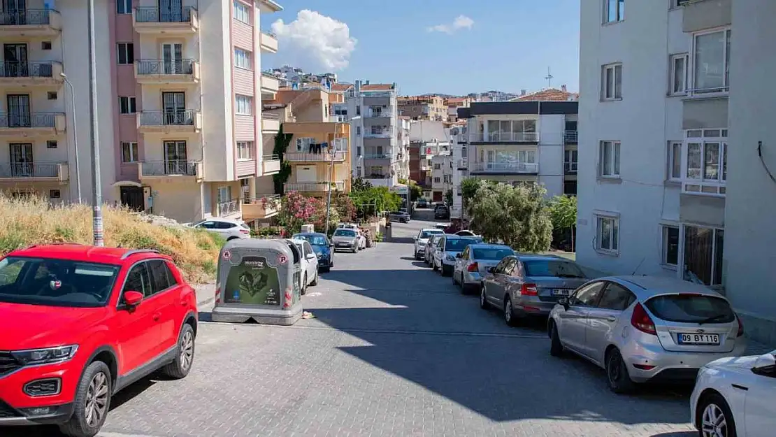 Kuşadası Belediyesi'nden kesintisiz yol mesaisi