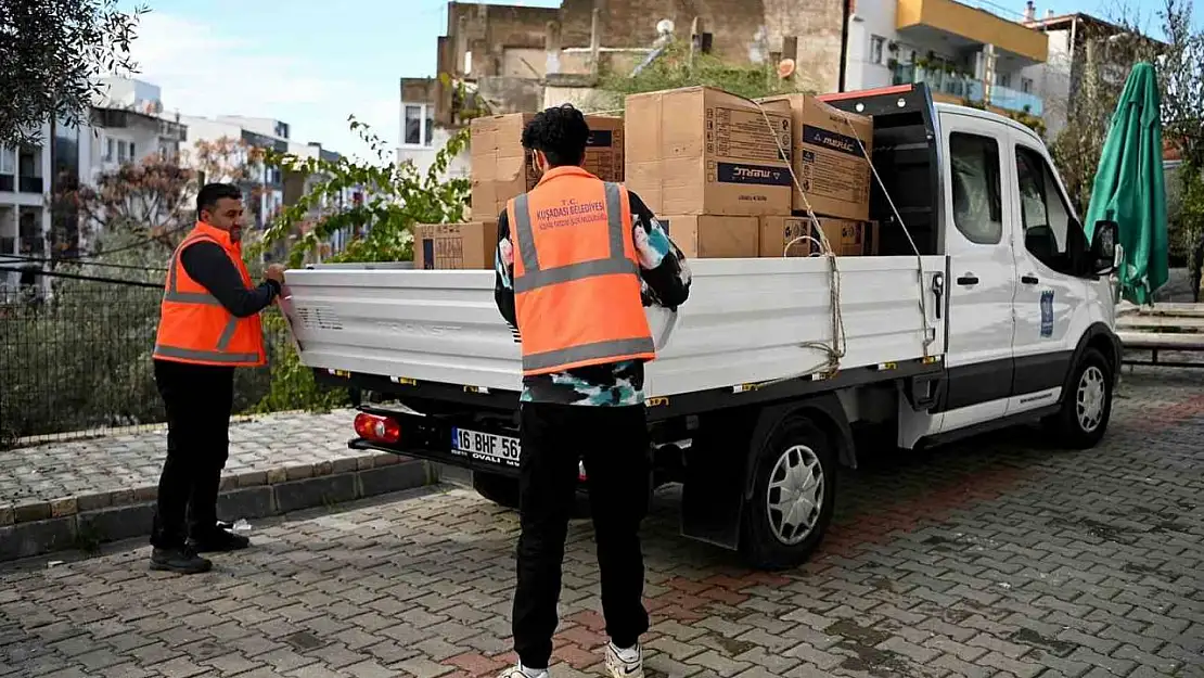 Kuşadası Belediyesi'nin kış desteği soba yardımı ile sürüyor